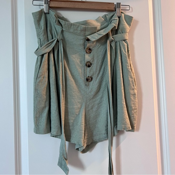 Altar'd State Pants - Altar’d state dress shorts with buttons upfront and belt